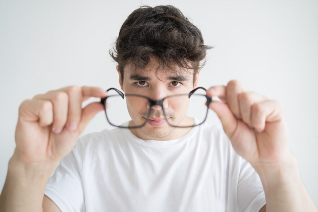 Síntomas de astigmatismo: cómo identificarlos y diferenciarlos
