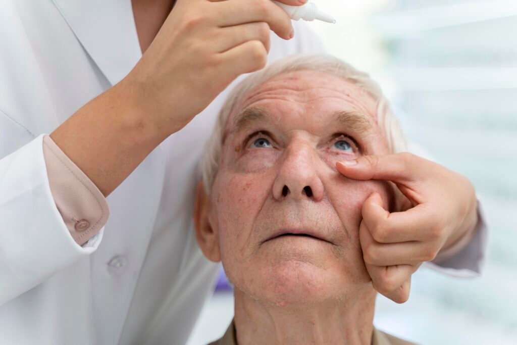 Cataratas en adultos mayores: causas y tratamientos