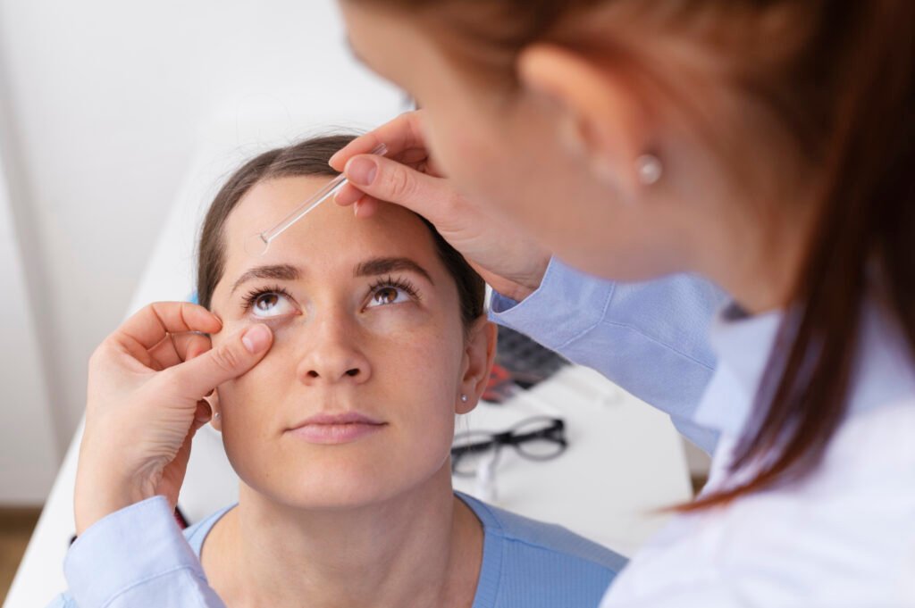 Cataratas en ambos ojos: síntomas, causas y tratamiento